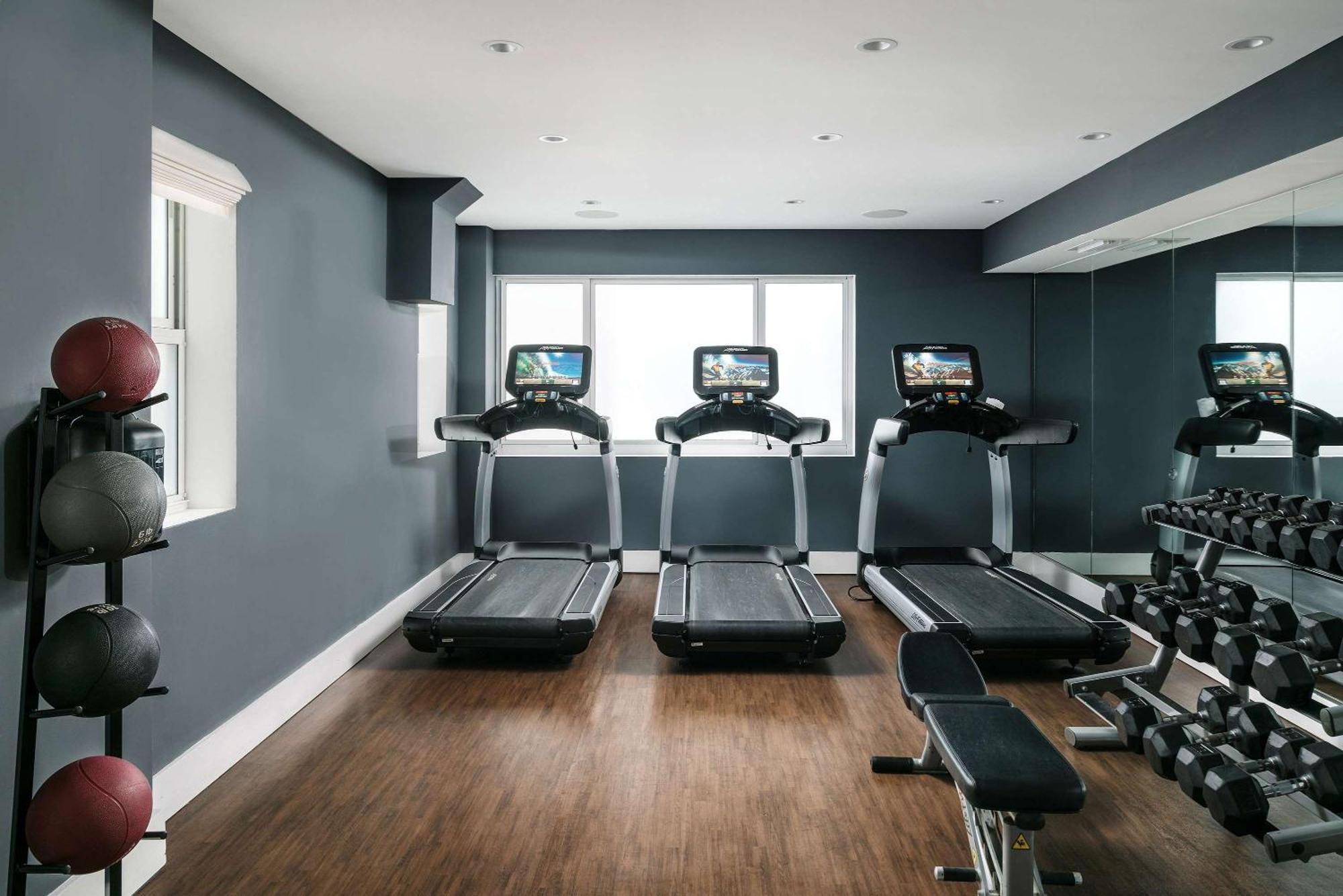 Nautilus Sonesta Маямі-Біч Екстер'єр фото The gym at The Ivy Collection